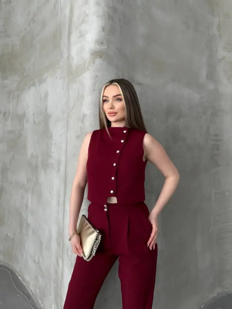 Ensemble Avec Boutons Et Détails - Bordeaux