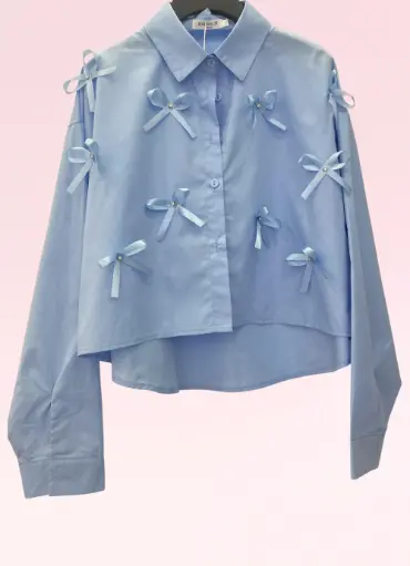  Chemise avec noeuds bleu clair                                    Référence : R8018