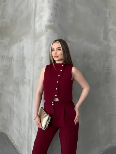 Ensemble Avec Boutons Et Détails - Bordeaux